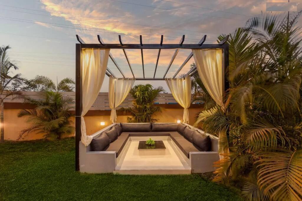 Martini Villa By Aquastay Lonavala Buitenkant foto