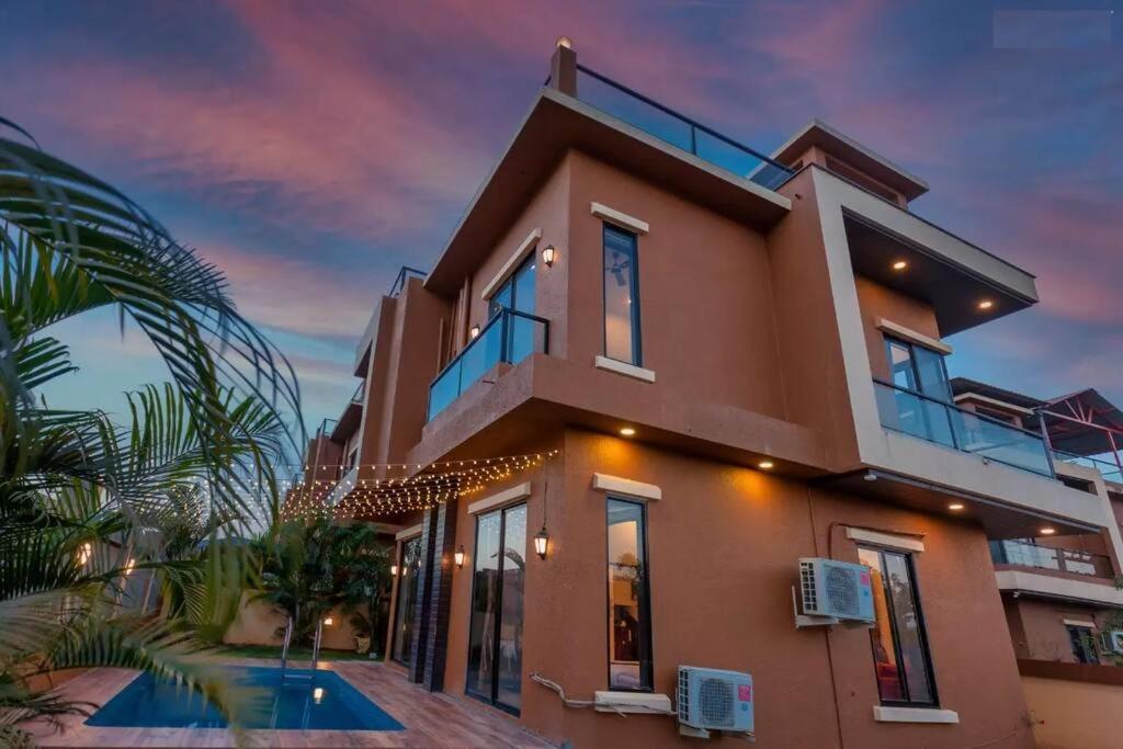 Martini Villa By Aquastay Lonavala Buitenkant foto